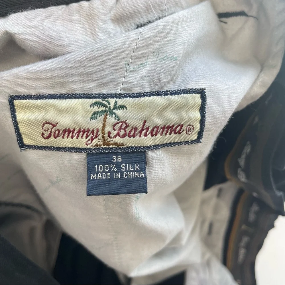 Tommy Bahama 100% Silk Pleated Shorts Men’s Size 38 Black Luxury Resort Golf